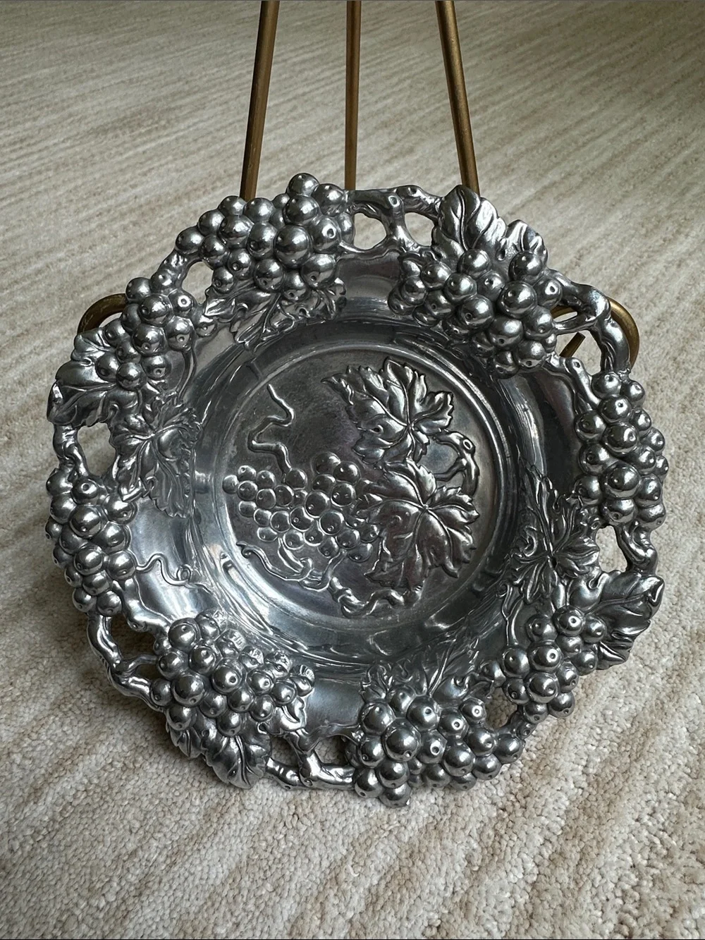 EUC Arthur Court Aluminum Grape Vine Design 6.5